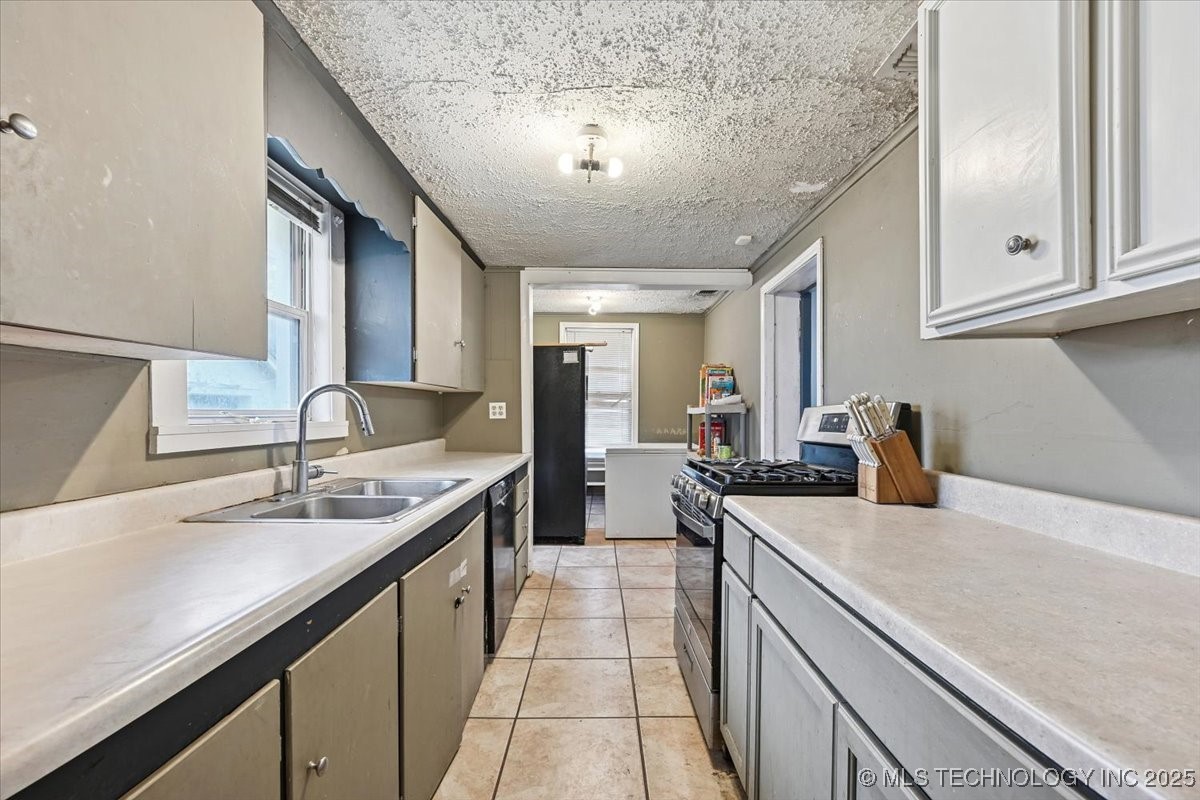 540 S 45th West Avenue Property Photo 16