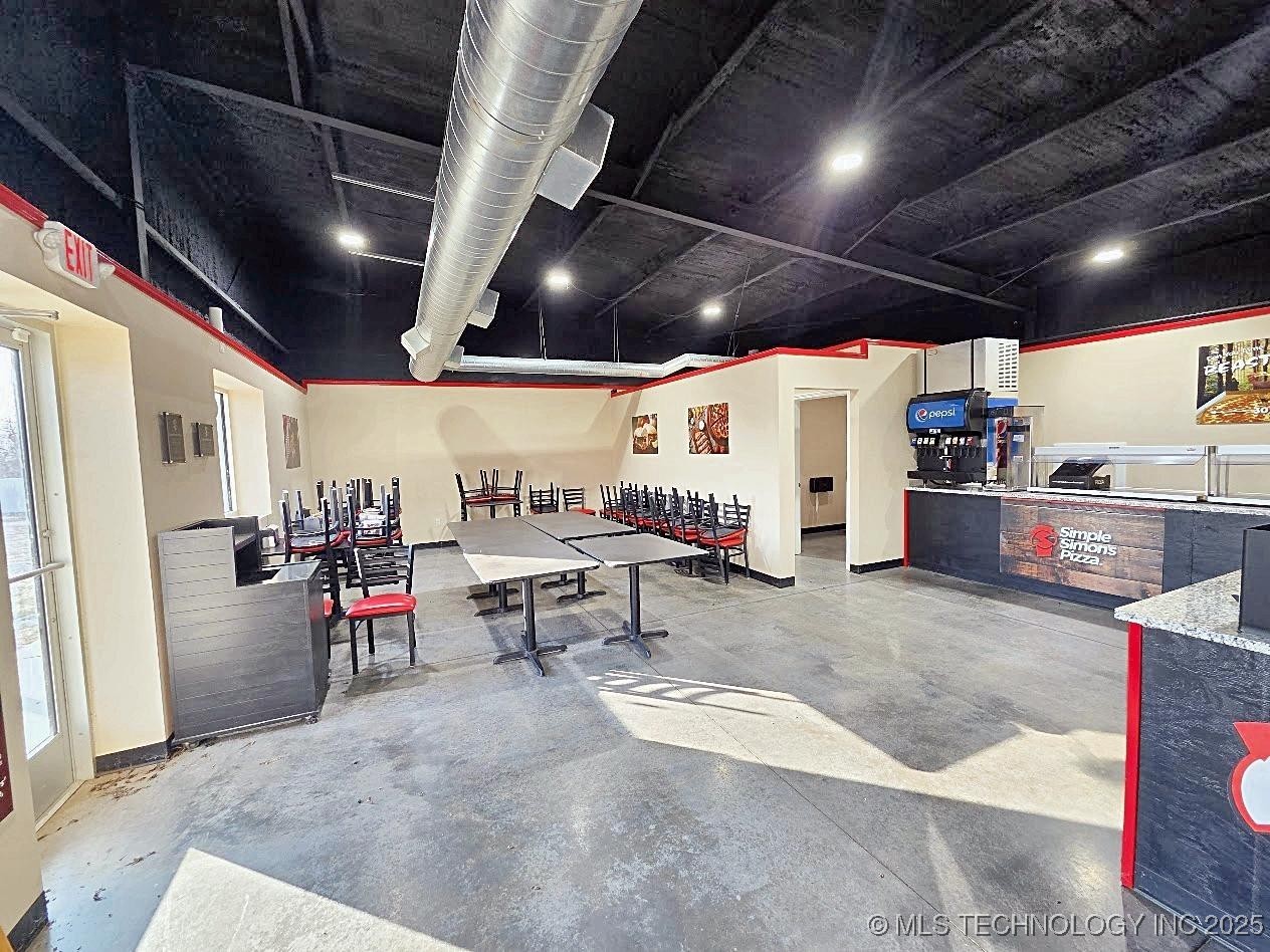 301 N F Street Property Photo 10