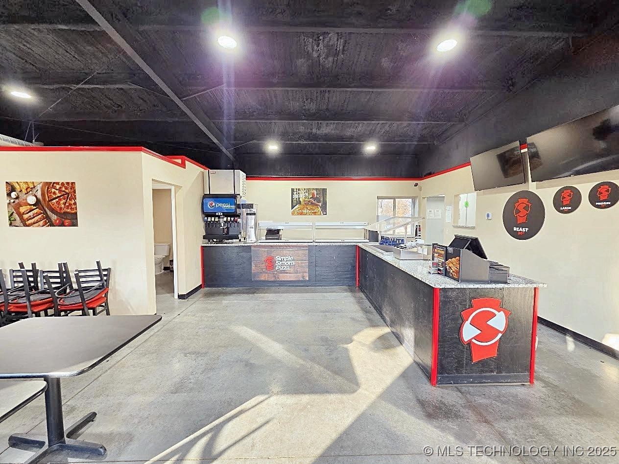 301 N F Street Property Photo 12