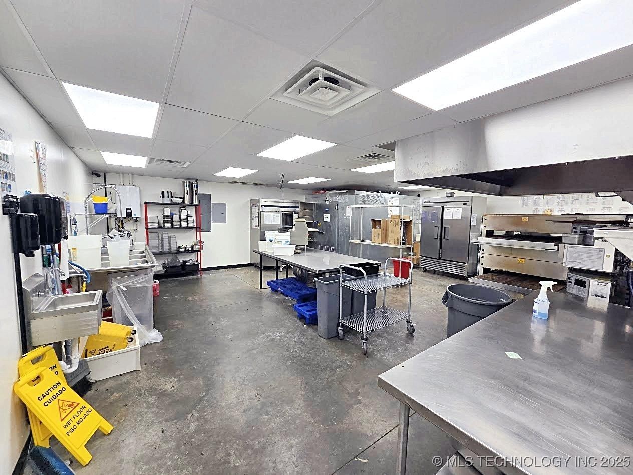 301 N F Street Property Photo 15