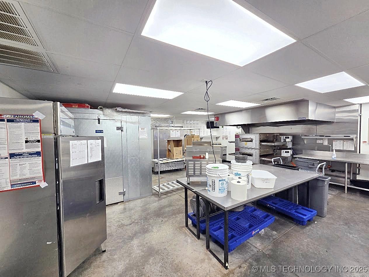 301 N F Street Property Photo 16