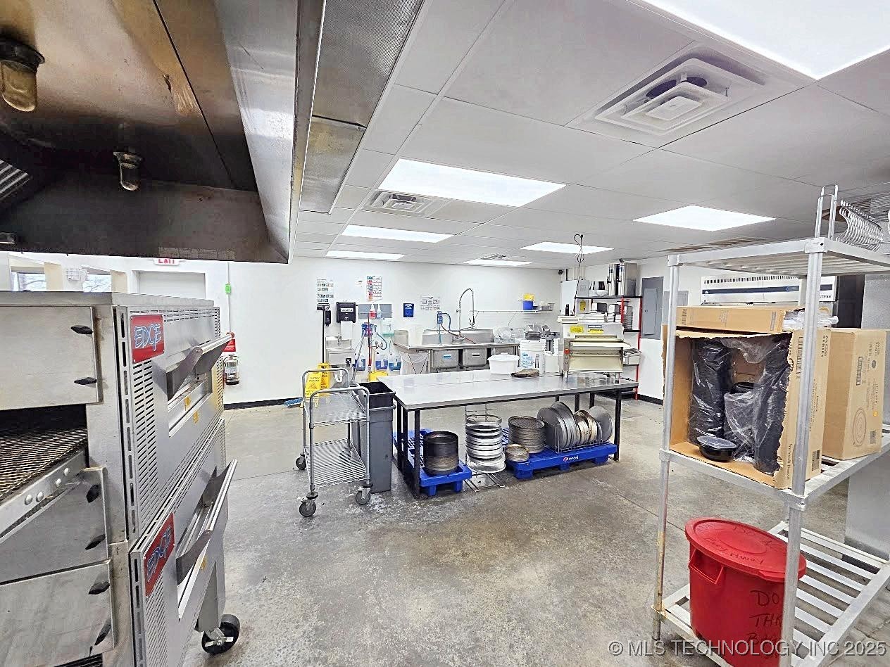 301 N F Street Property Photo 17