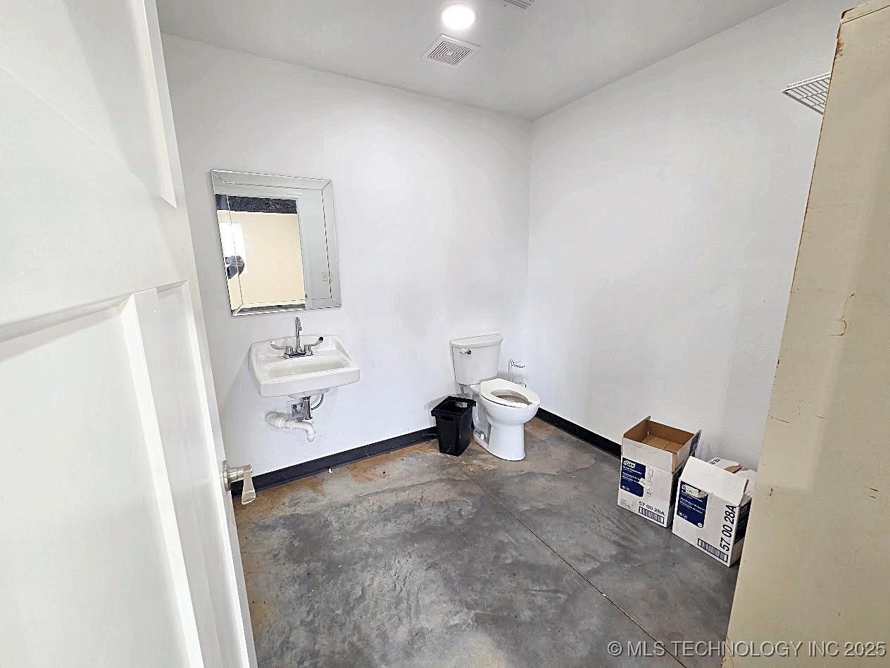 301 N F Street Property Photo 22