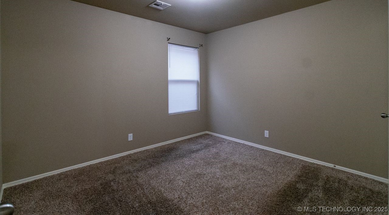 11112 N 146th East Avenue Property Photo 24