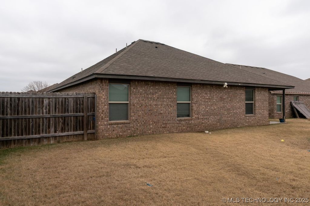 11112 N 146th East Avenue Property Photo 28