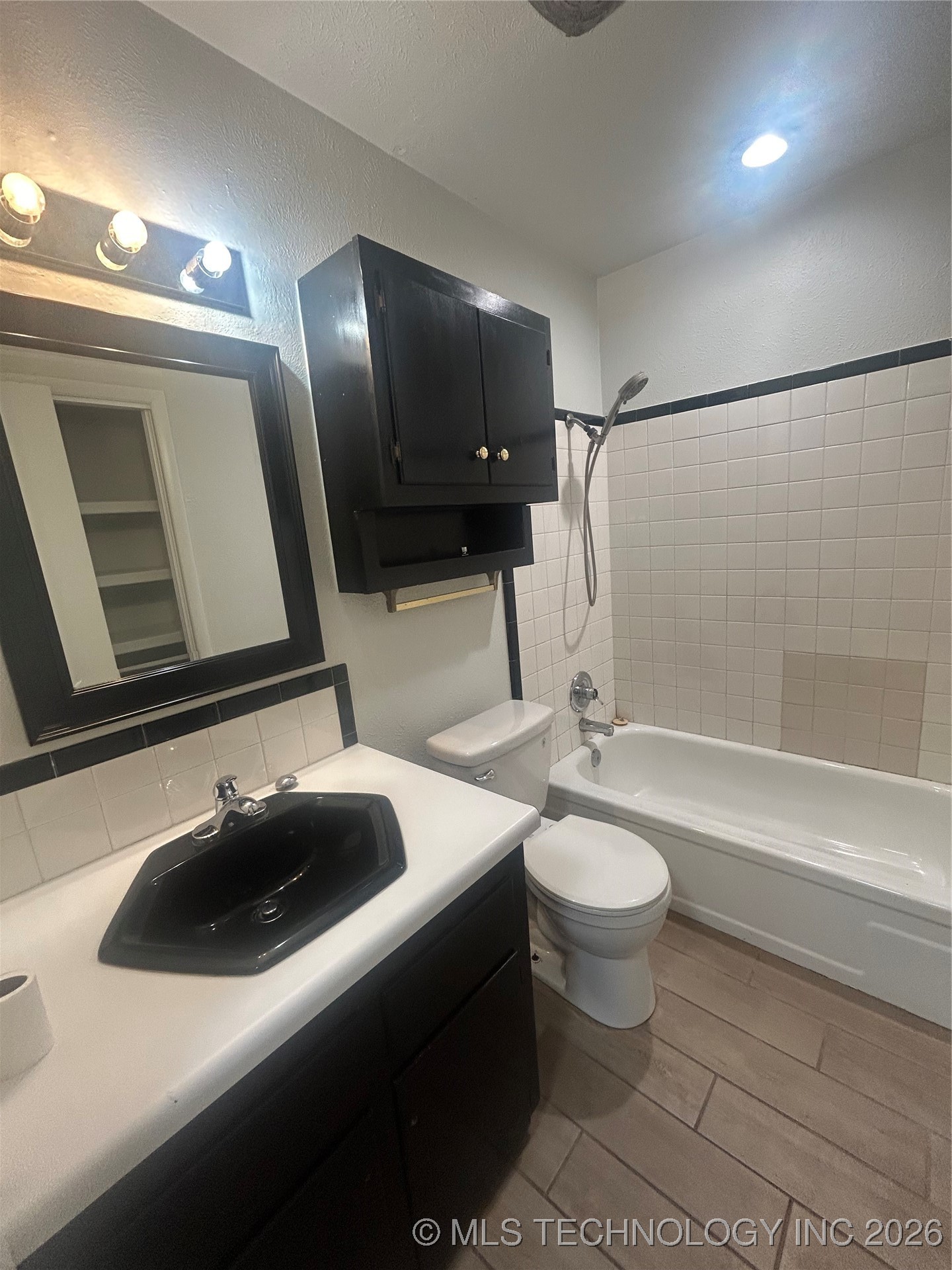 4909 S Utica Avenue D Property Photo 1