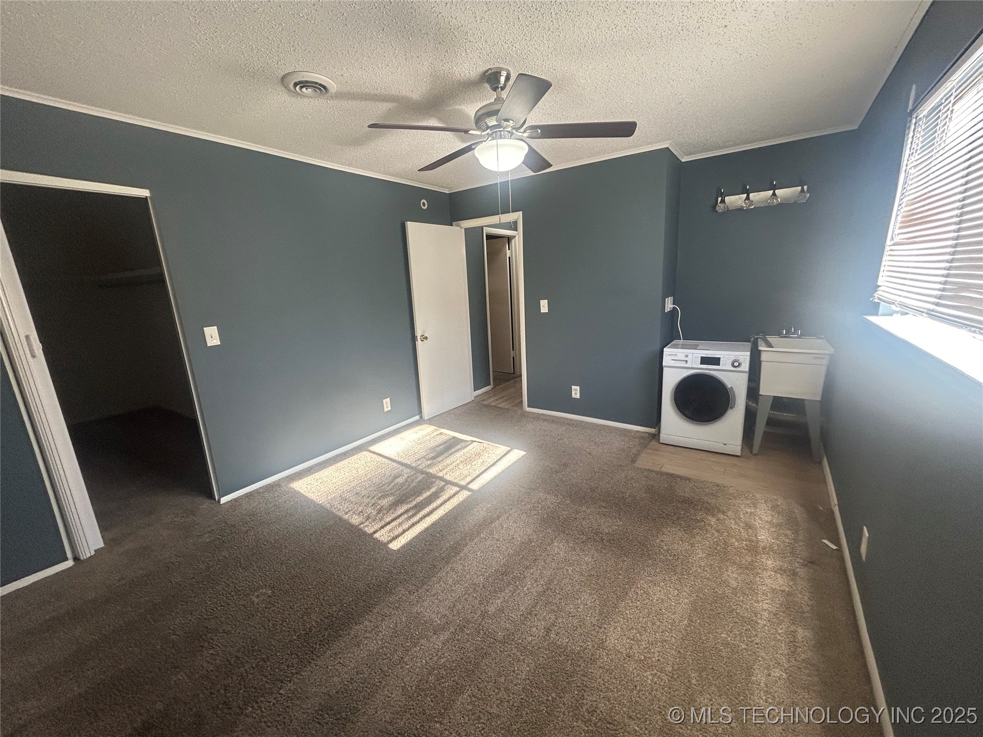 4909 S Utica Avenue D Property Photo 2