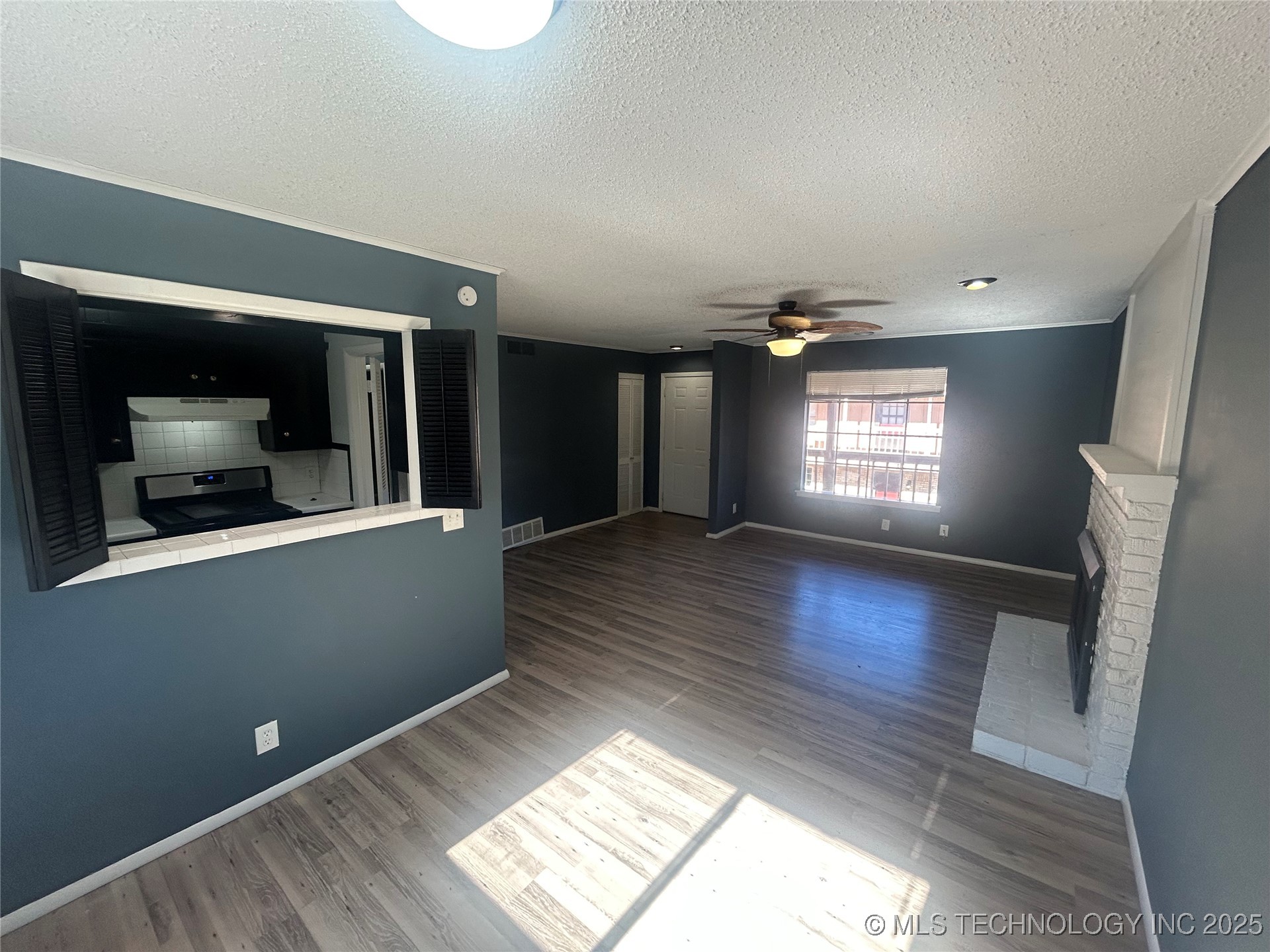 4909 S Utica Avenue D Property Photo 5