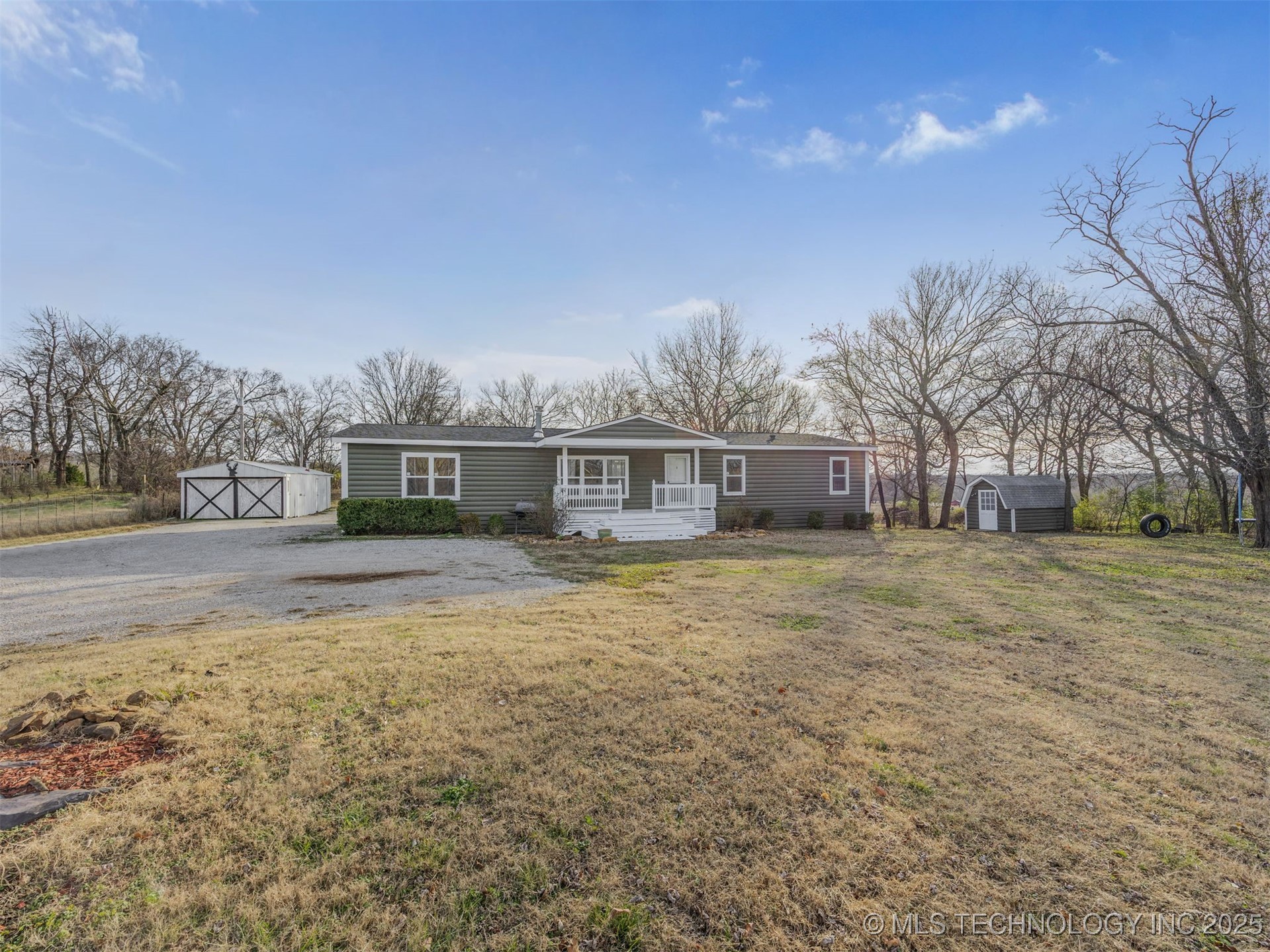 14716 E 400 Road Property Photo 1