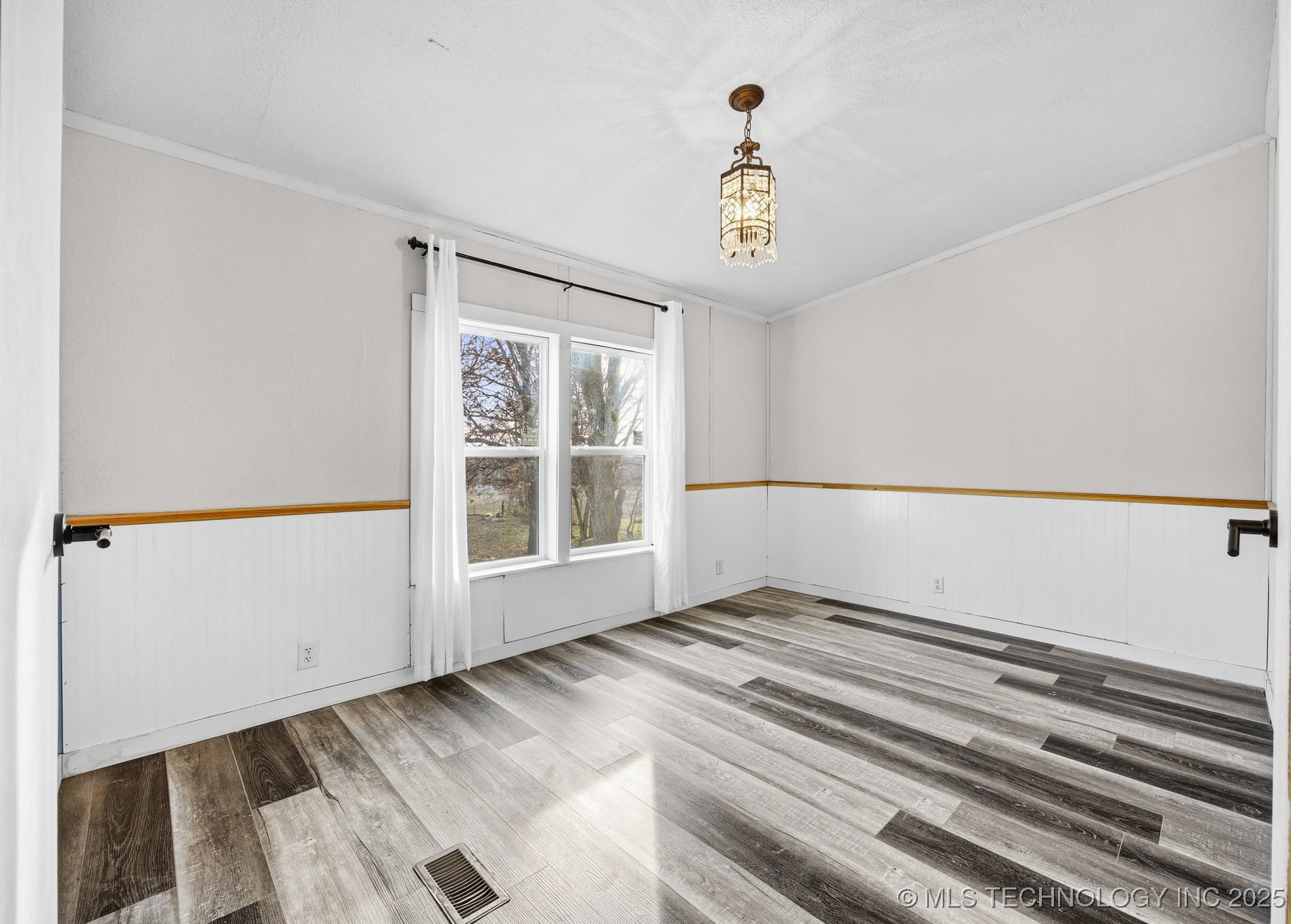 14716 E 400 Road Property Photo 26