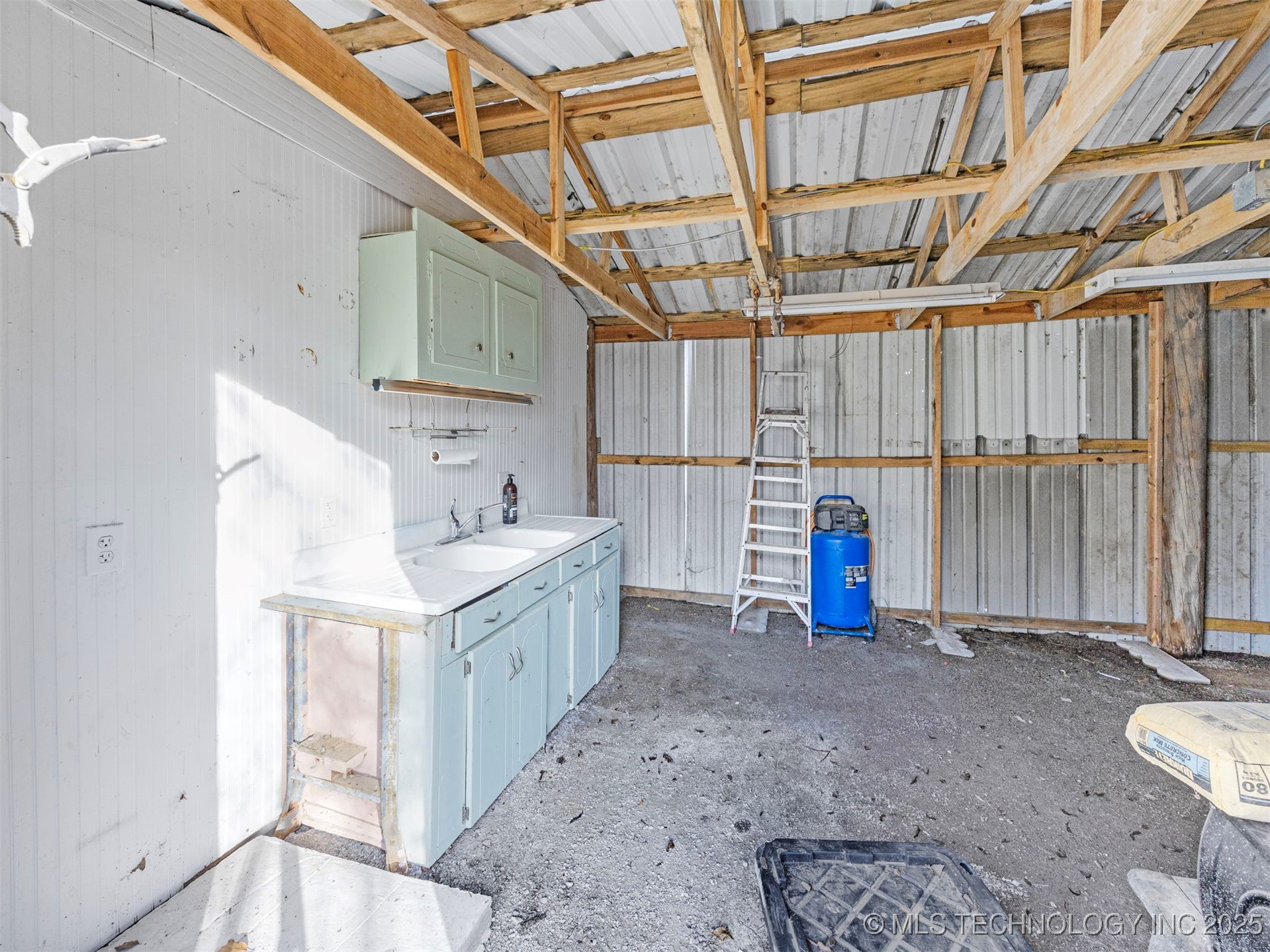 14716 E 400 Road Property Photo 37