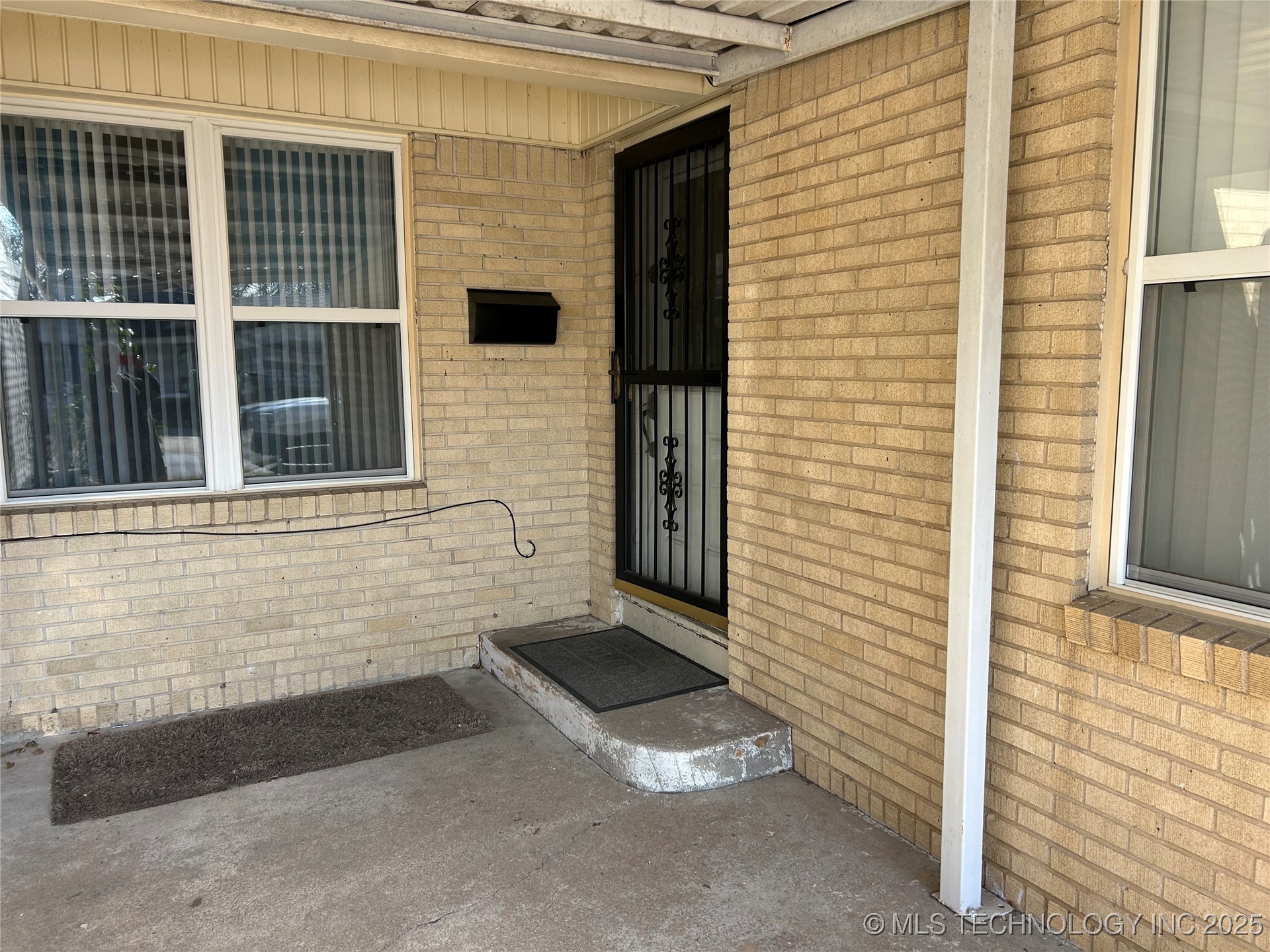 661 12th Avenue Nw Property Photo 2