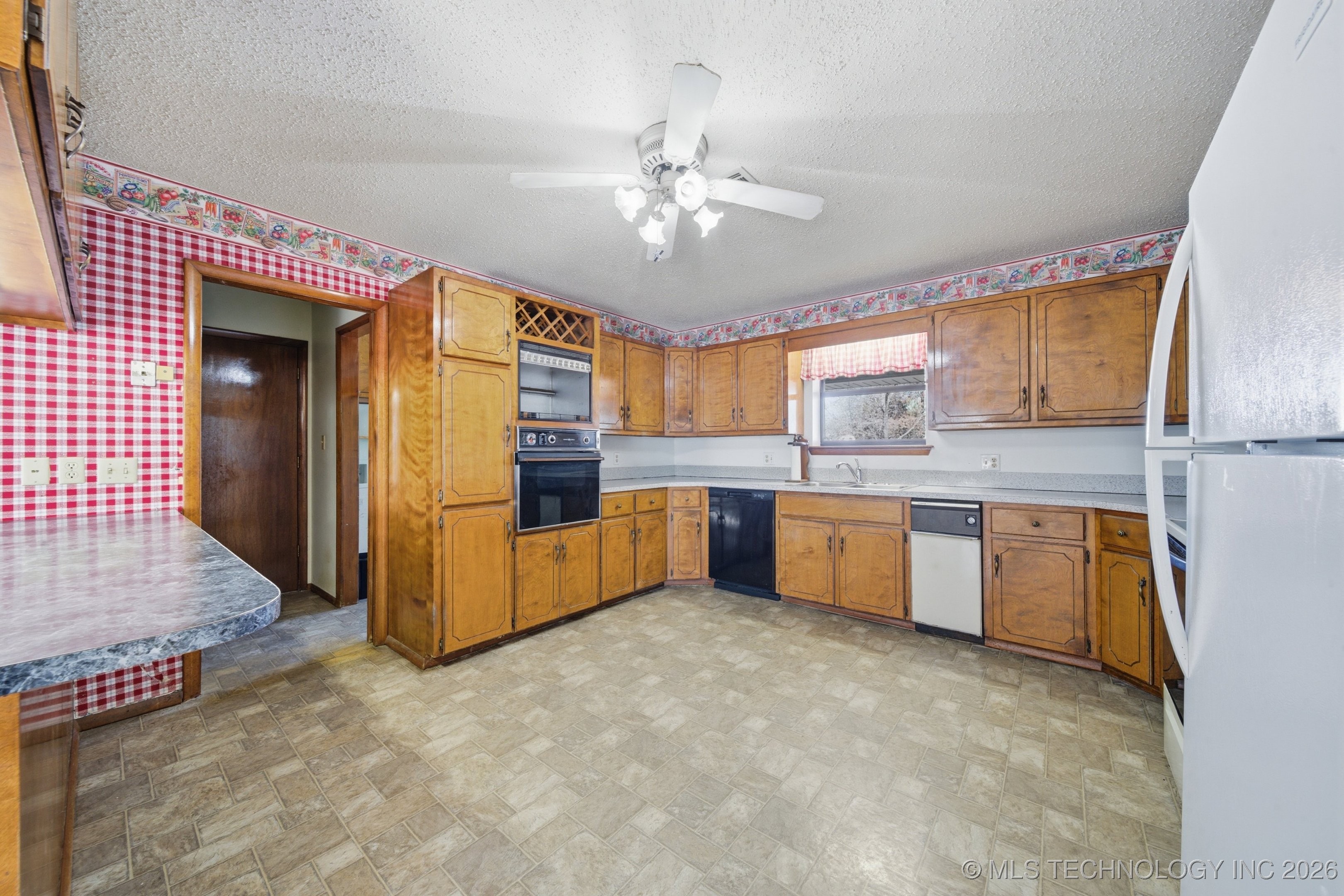 19549 S 250 Road Property Photo 15