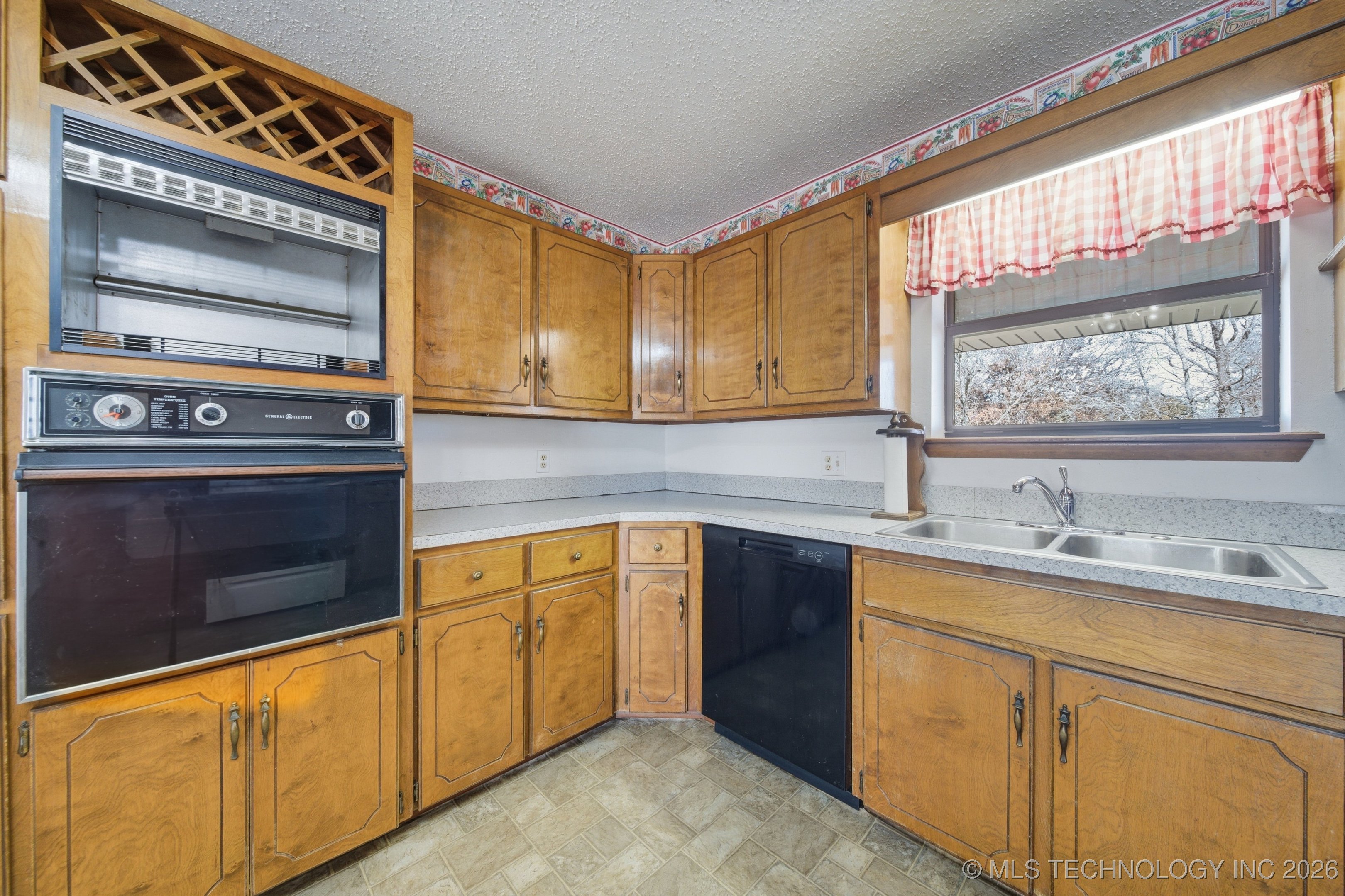 19549 S 250 Road Property Photo 17