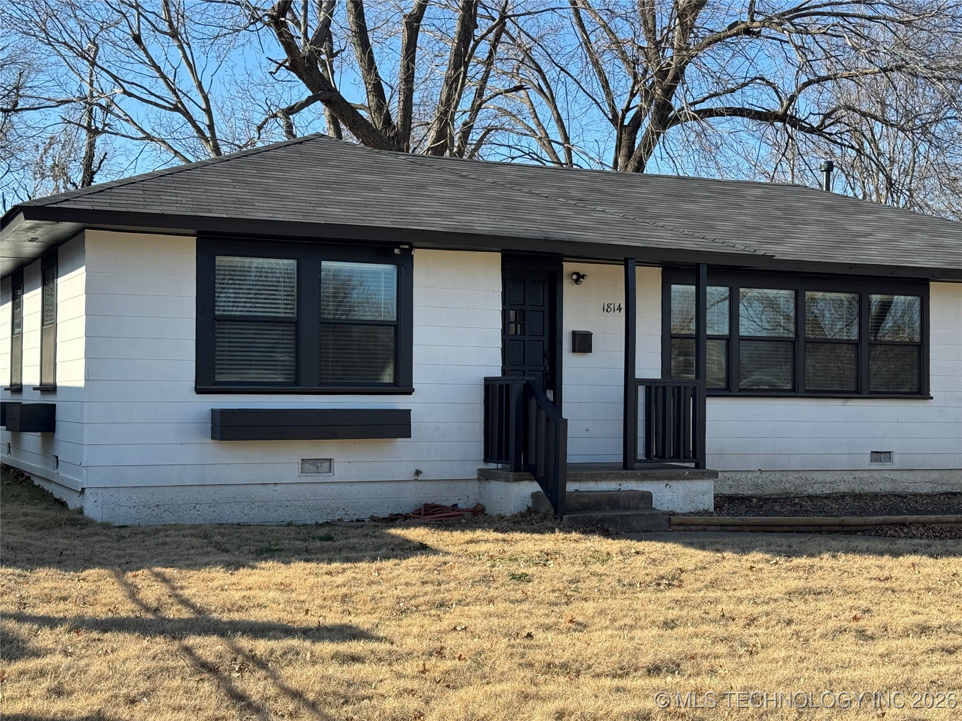 1814 N JAMESTOWN Avenue Property Photo 1