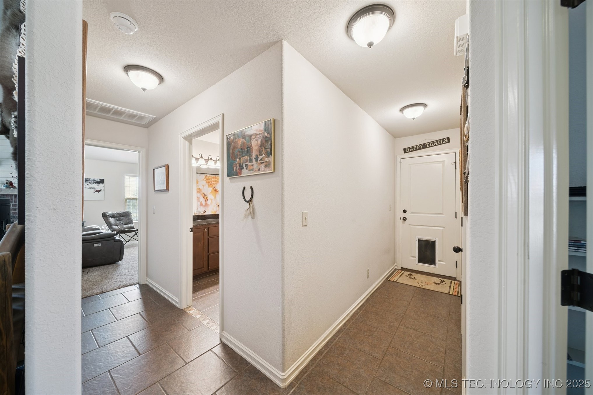 2251 S Osage Avenue Property Photo 7