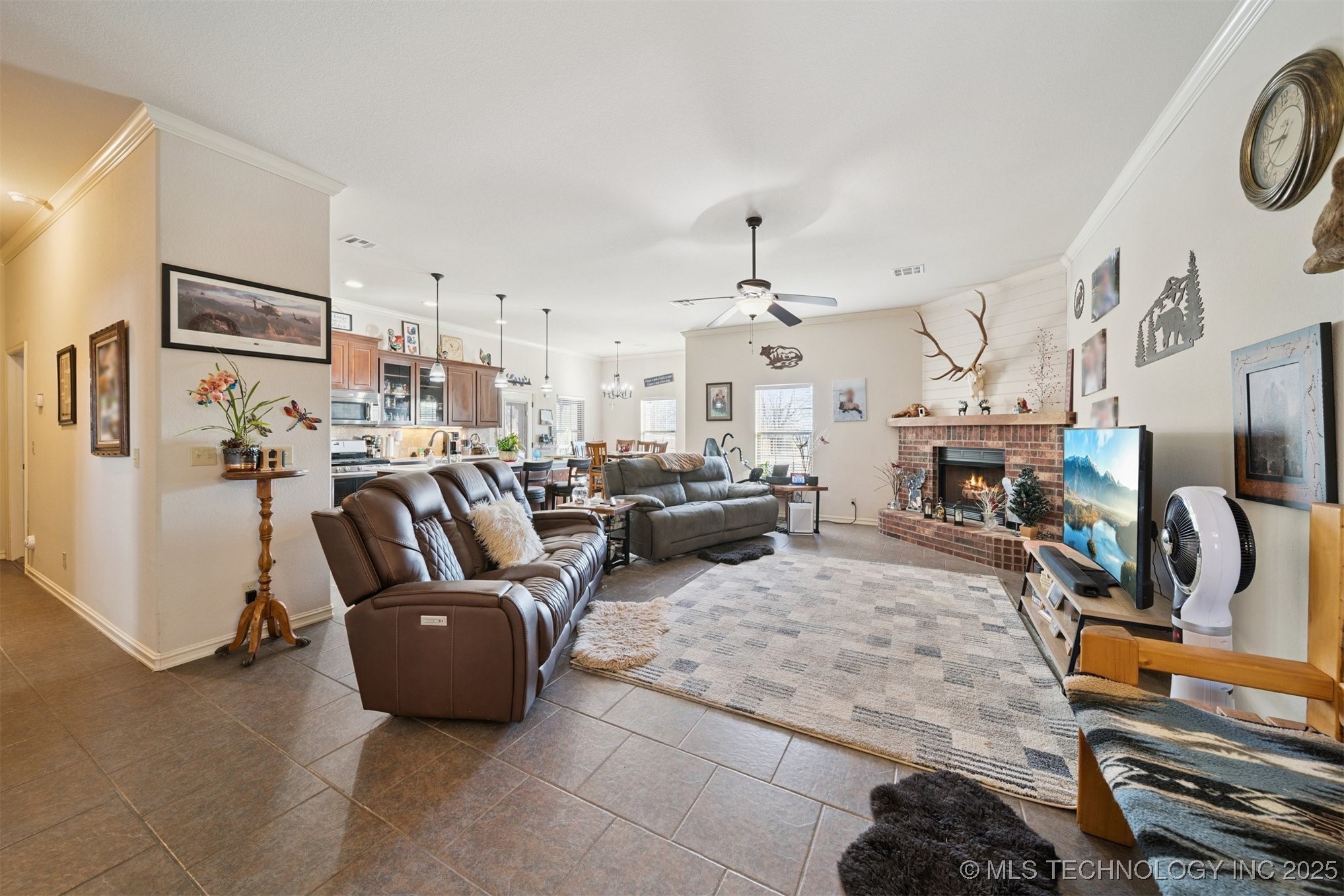 2251 S Osage Avenue Property Photo 11