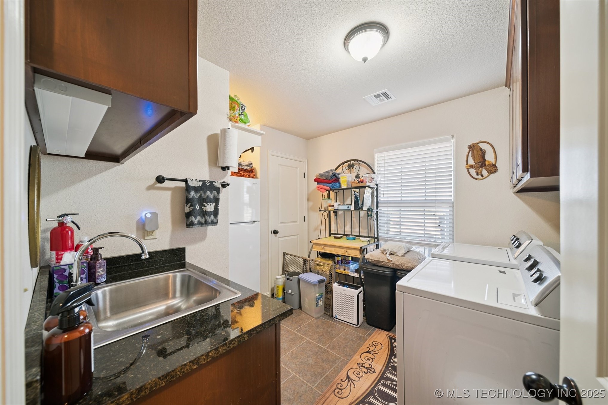 2251 S Osage Avenue Property Photo 16