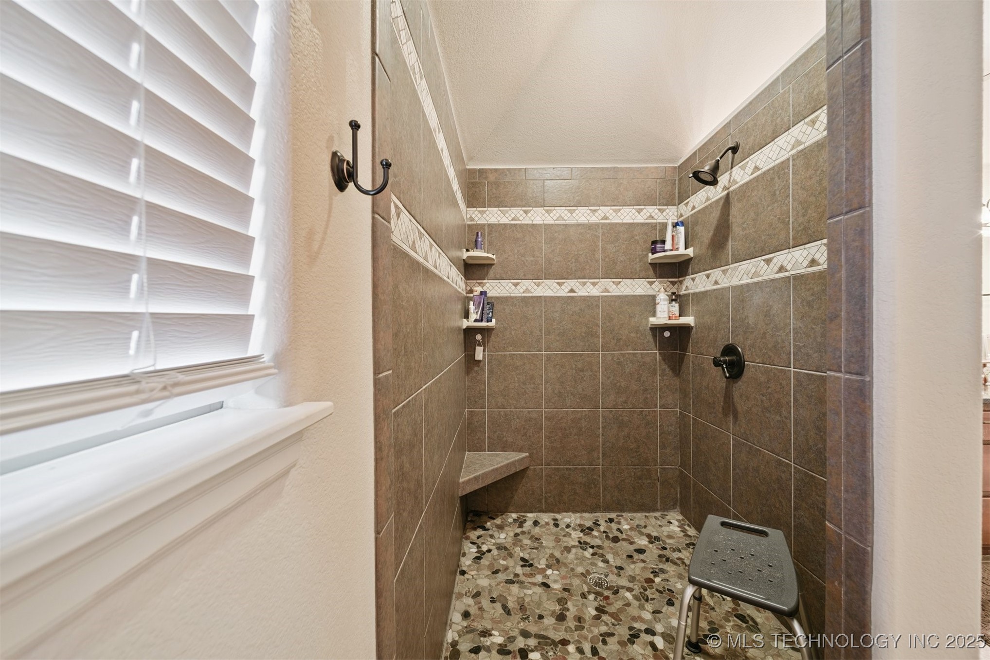 2251 S Osage Avenue Property Photo 19