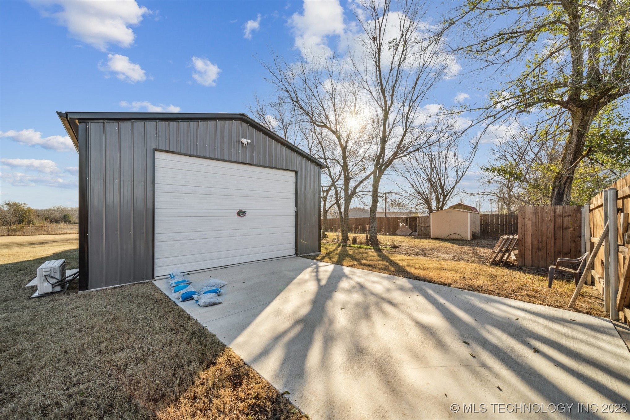 2251 S Osage Avenue Property Photo 26