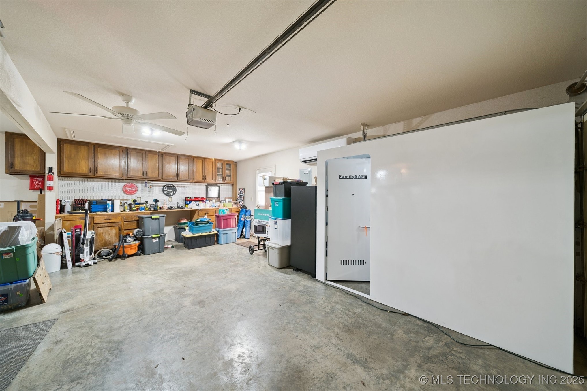 2251 S Osage Avenue Property Photo 29