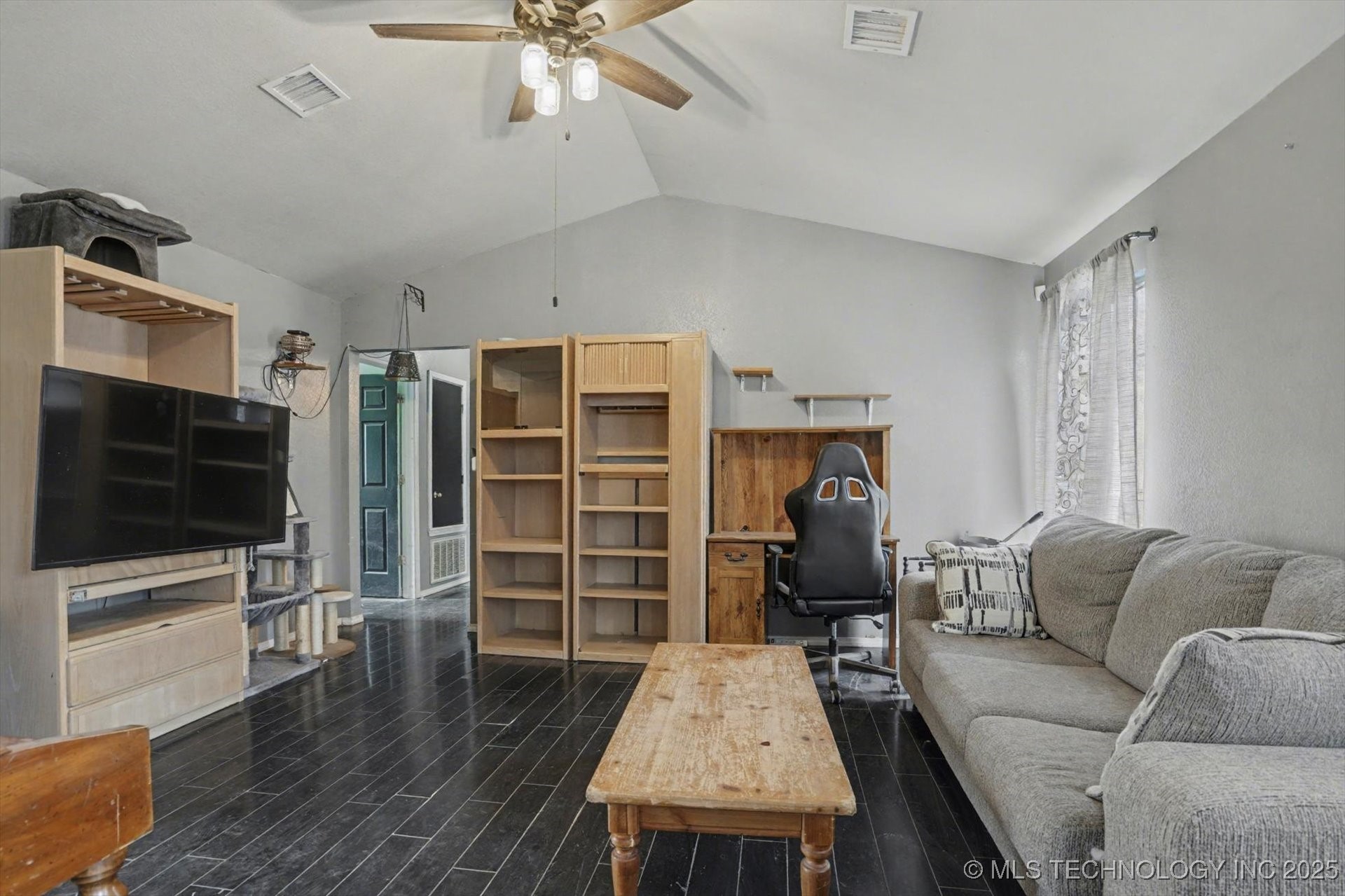 9315 N 27th West Avenue Property Photo 7