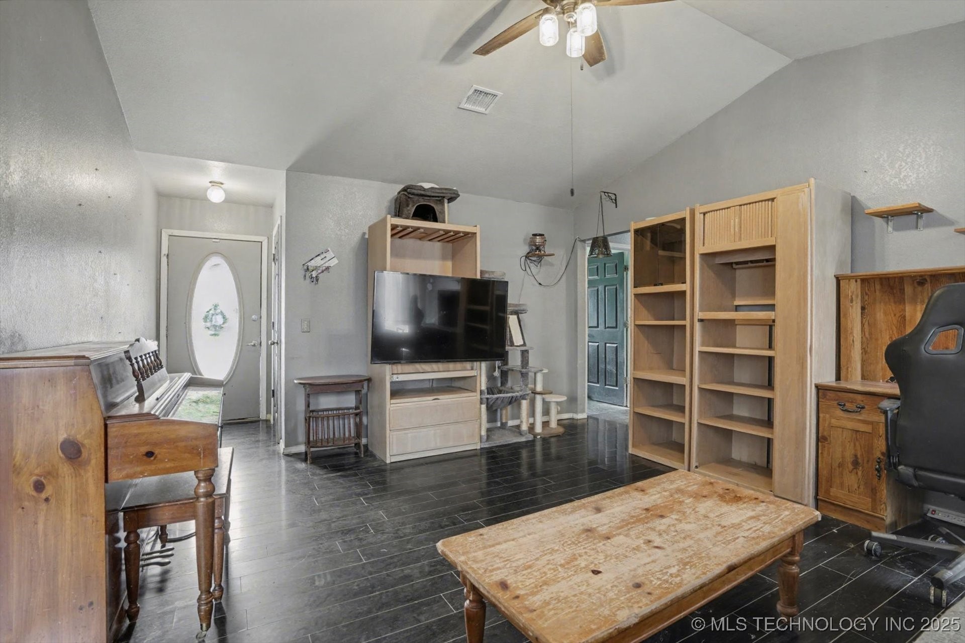 9315 N 27th West Avenue Property Photo 8