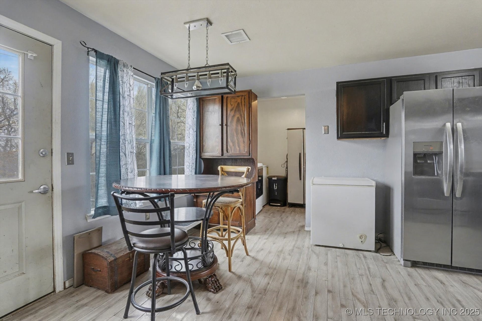 9315 N 27th West Avenue Property Photo 9