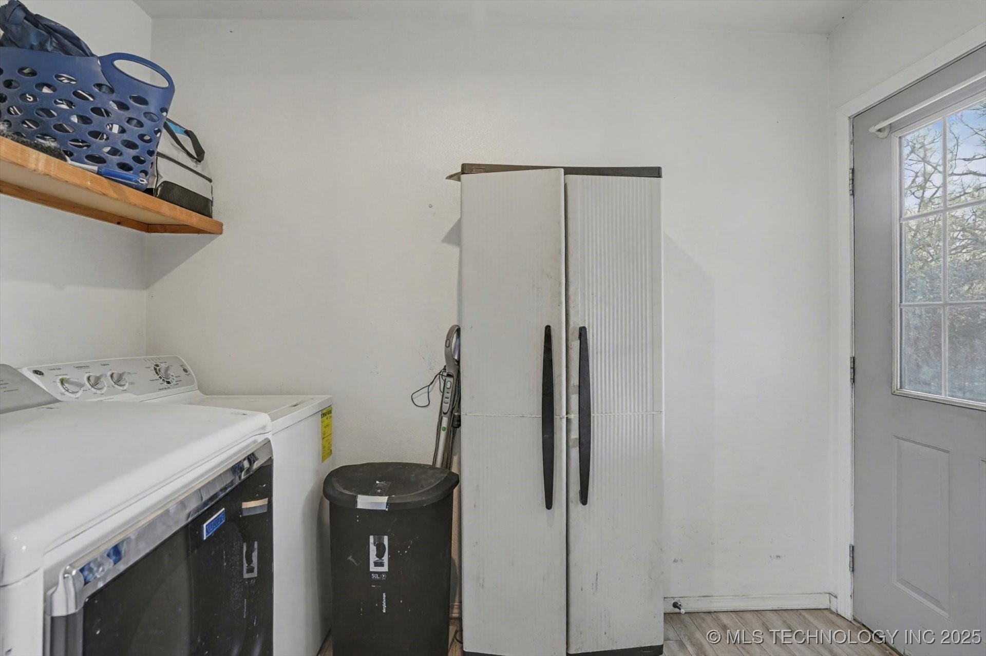 9315 N 27th West Avenue Property Photo 16