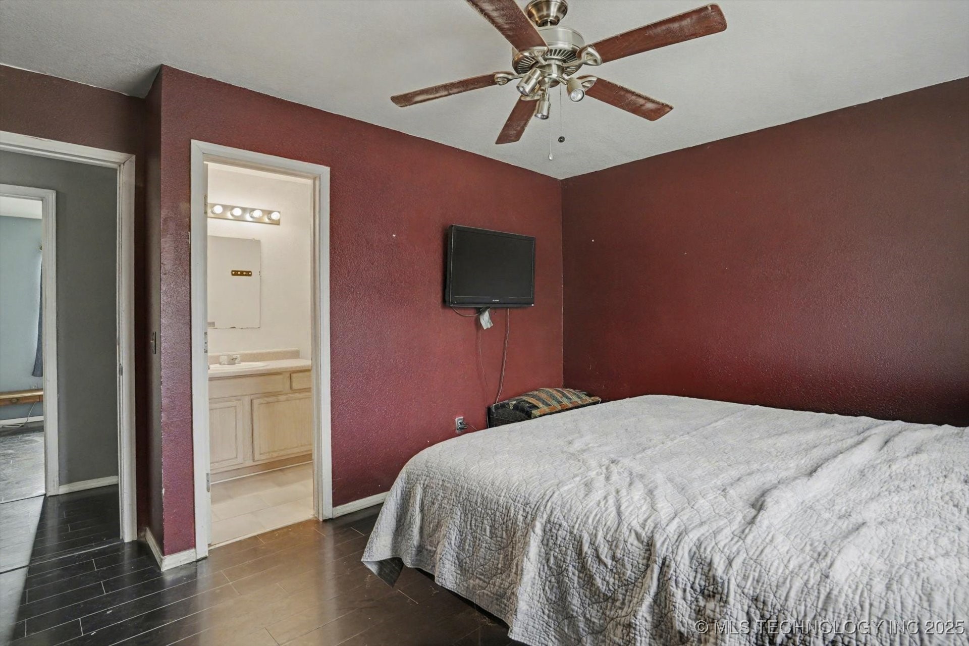 9315 N 27th West Avenue Property Photo 19