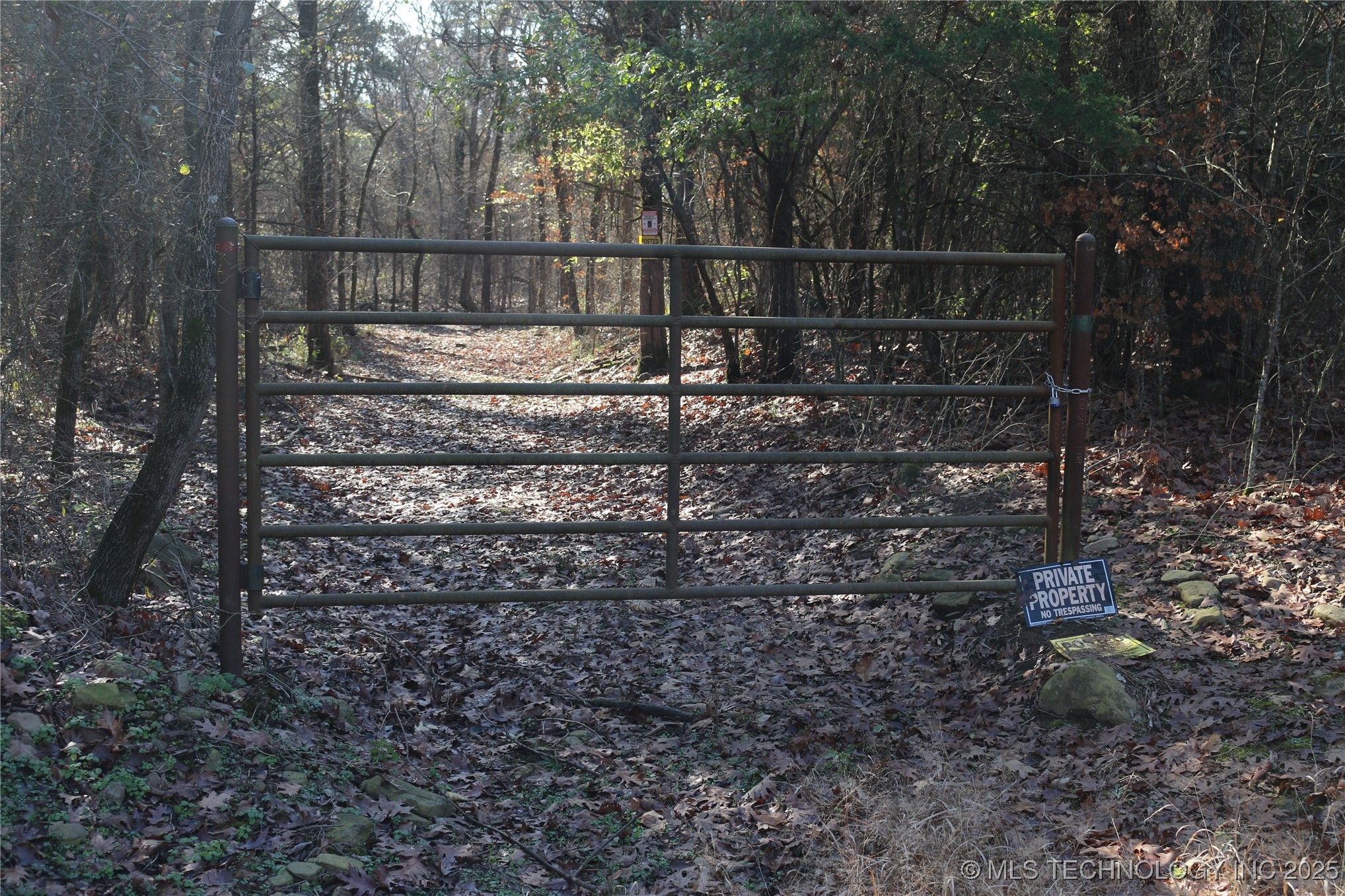 Poteau Mountain Property Photo 58