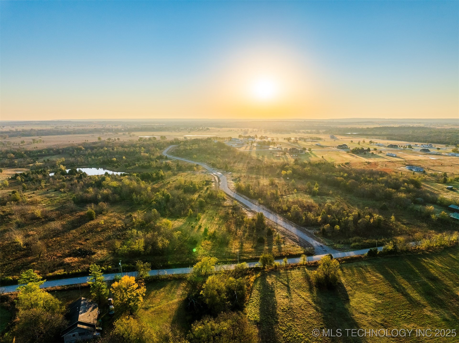 03 W 195th Street S Property Photo 5