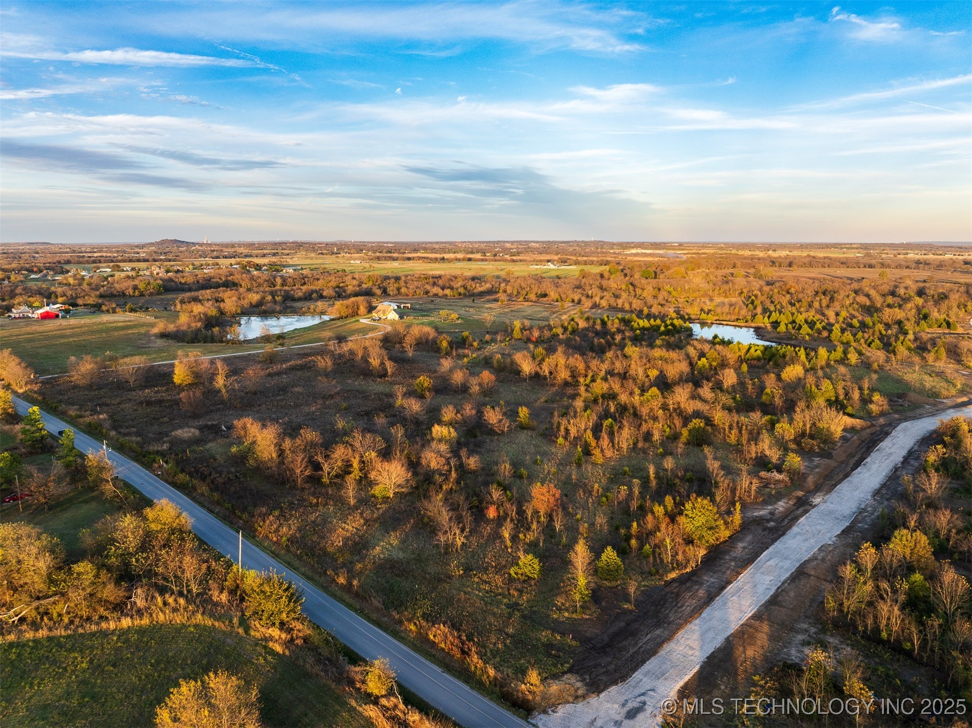 03 W 195th Street S Property Photo 8