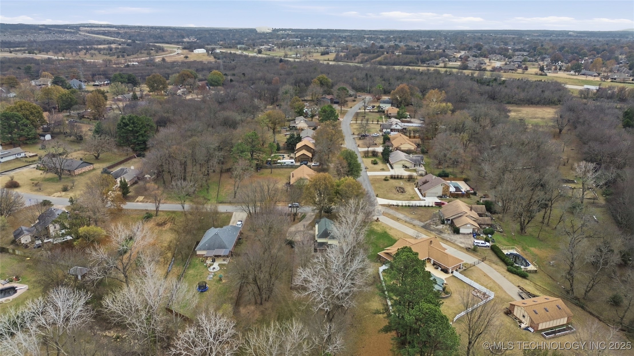 23429 King Street Property Photo 43