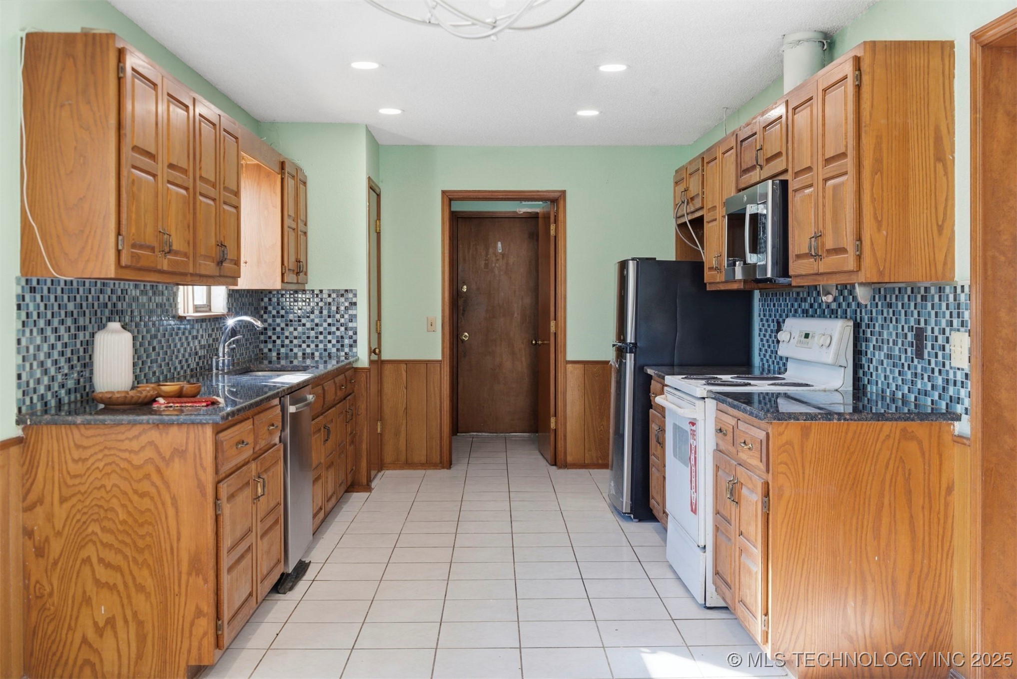 4517 S 135th East Avenue Property Photo 9