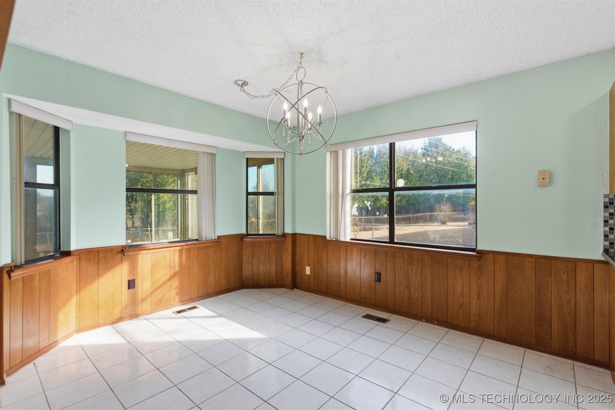 4517 S 135th East Avenue Property Photo 14