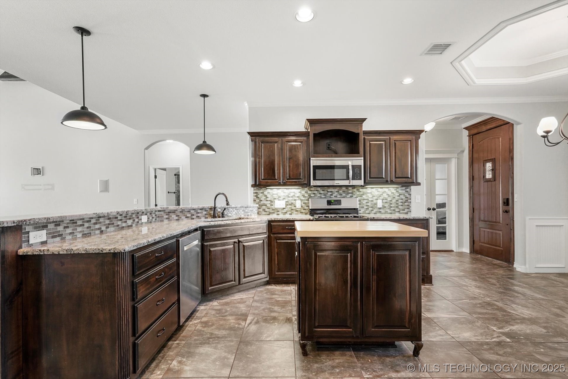 14303 N 35th East Avenue Property Photo 13