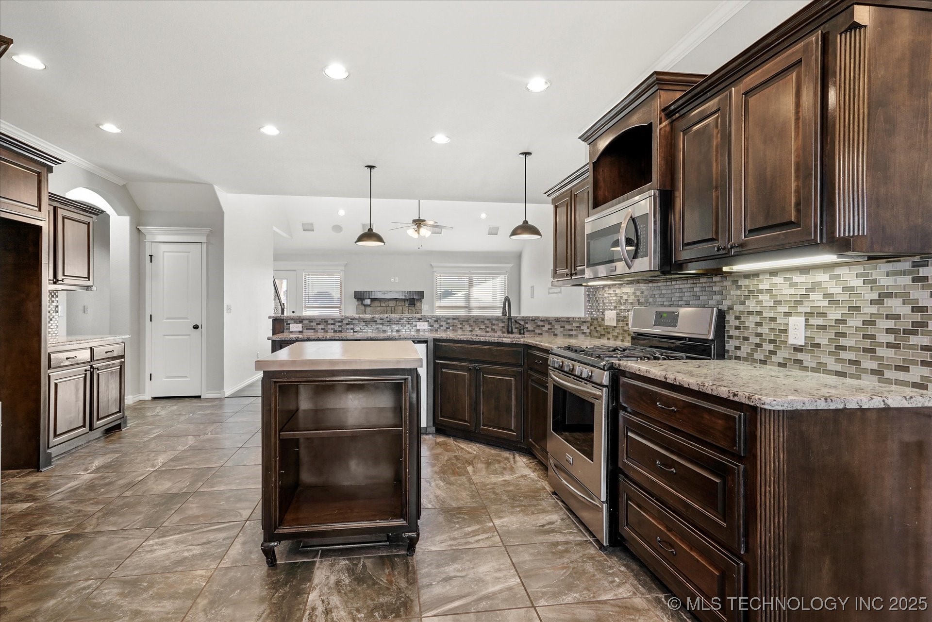 14303 N 35th East Avenue Property Photo 14