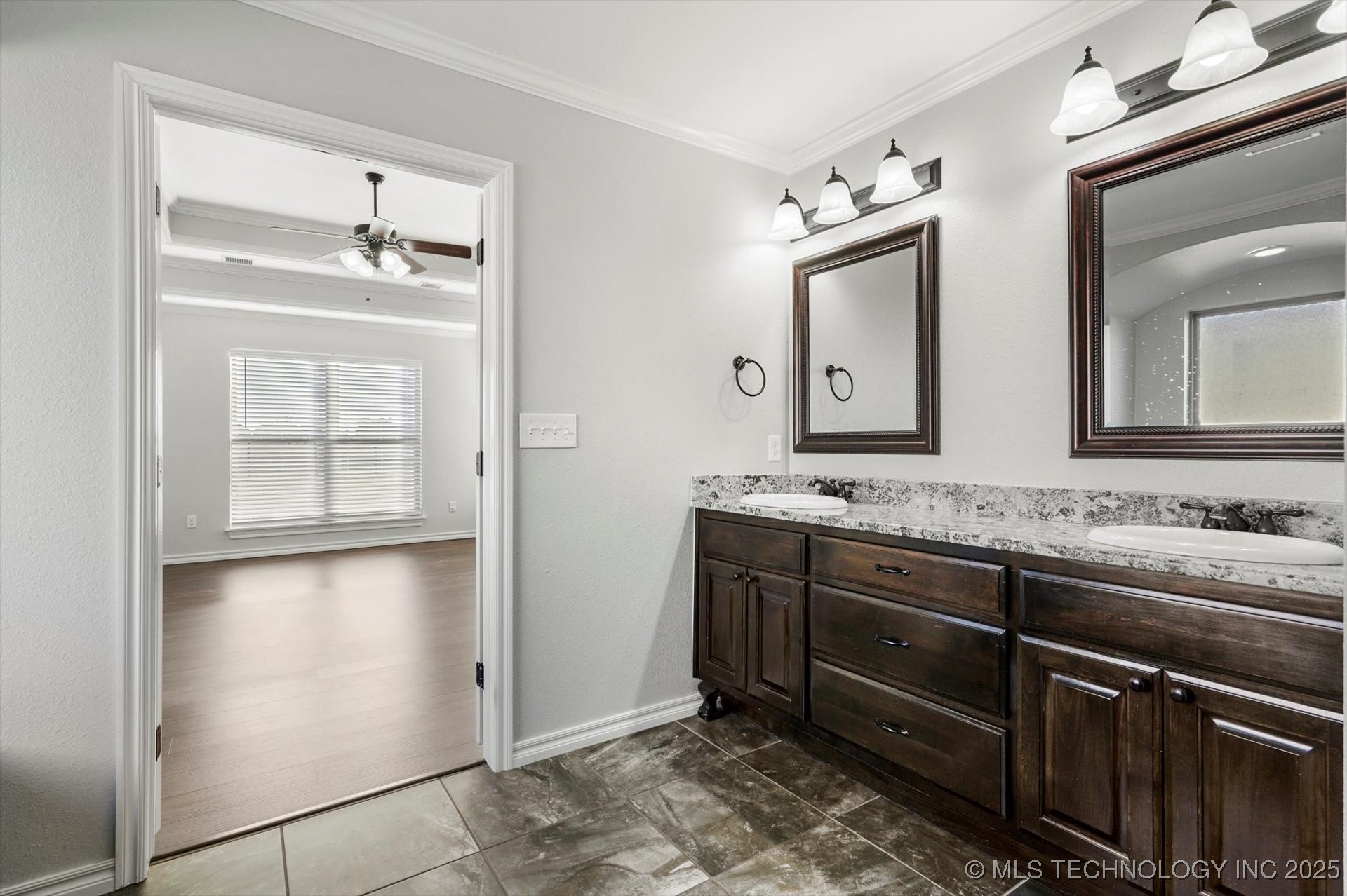 14303 N 35th East Avenue Property Photo 27