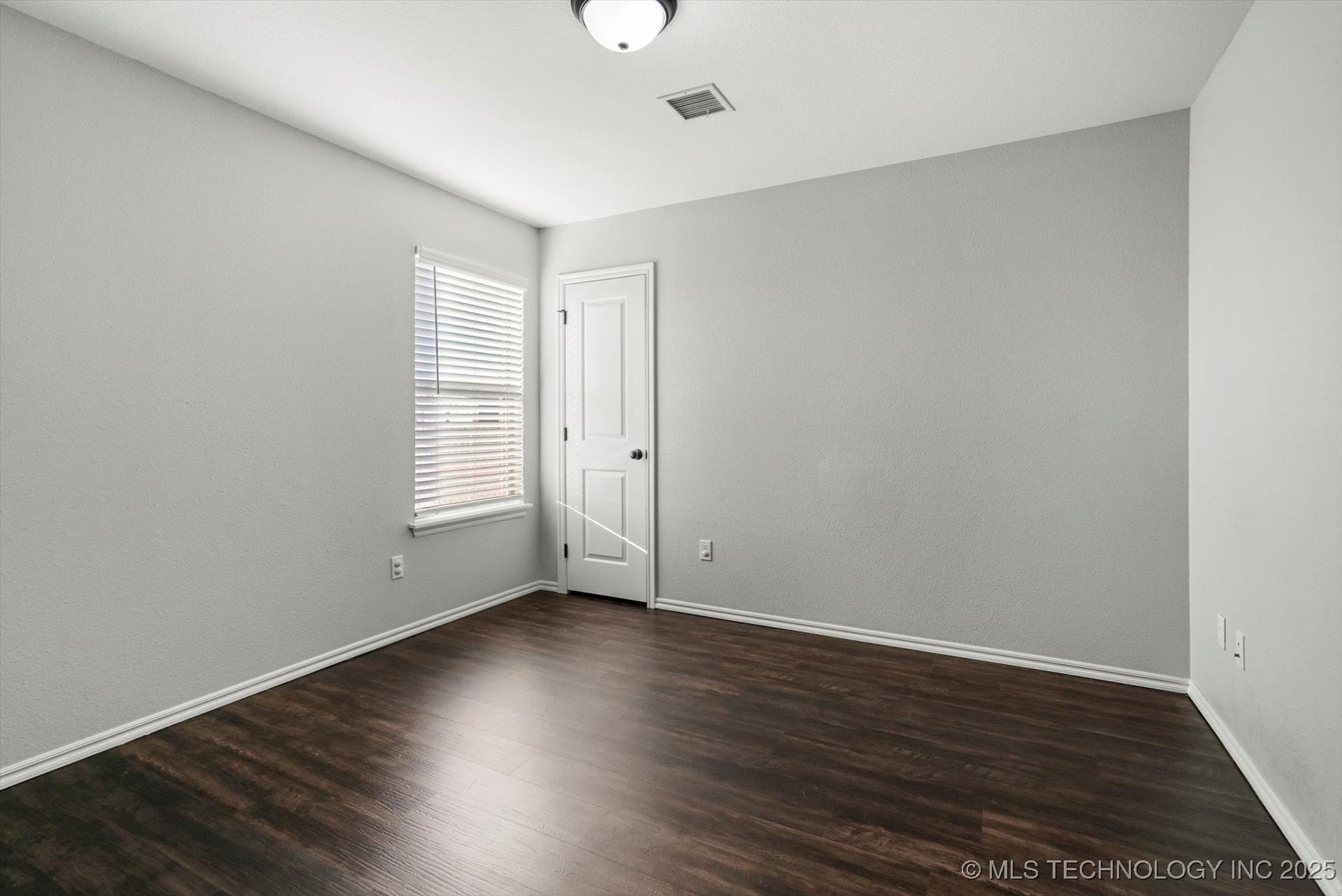 14303 N 35th East Avenue Property Photo 32