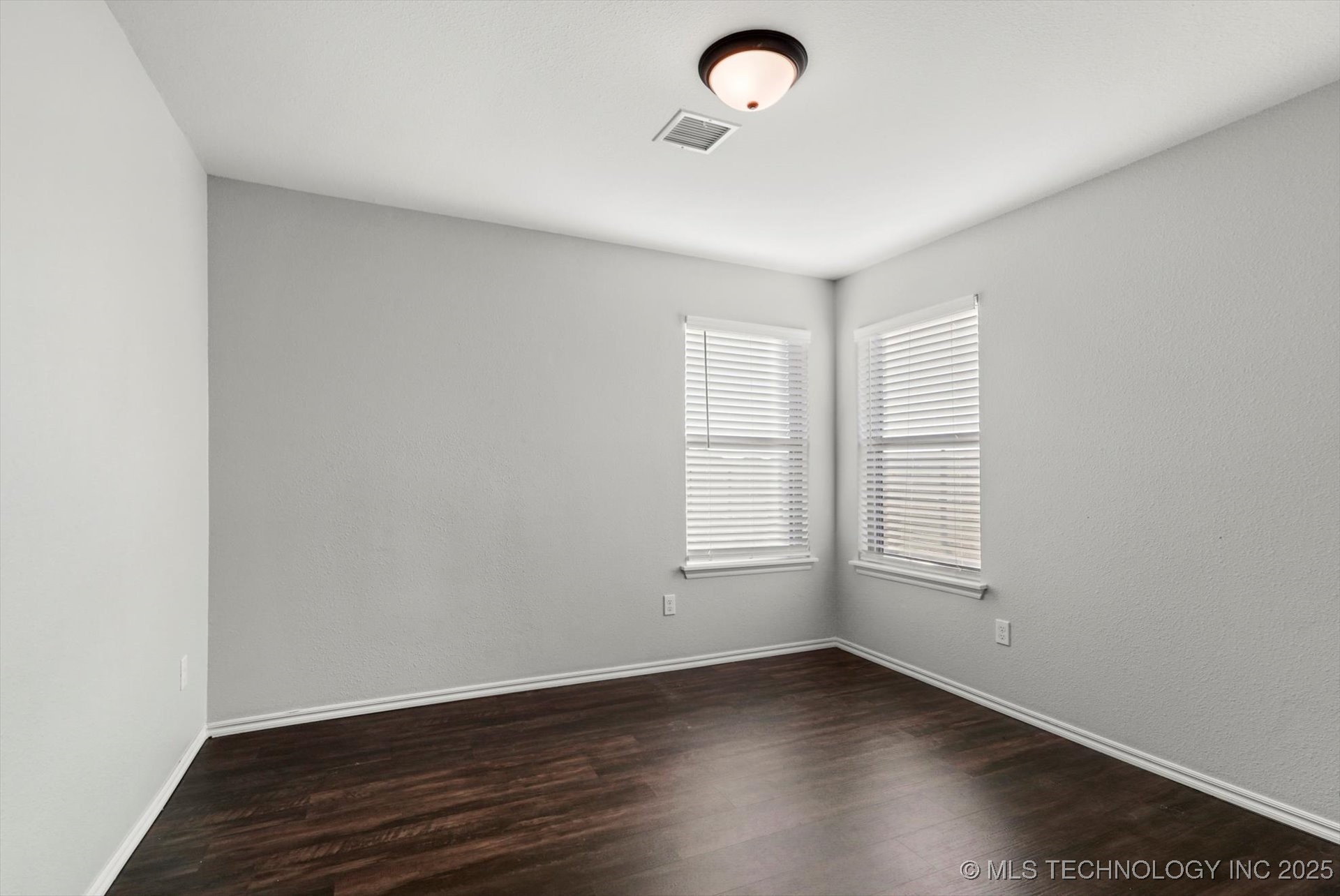 14303 N 35th East Avenue Property Photo 34