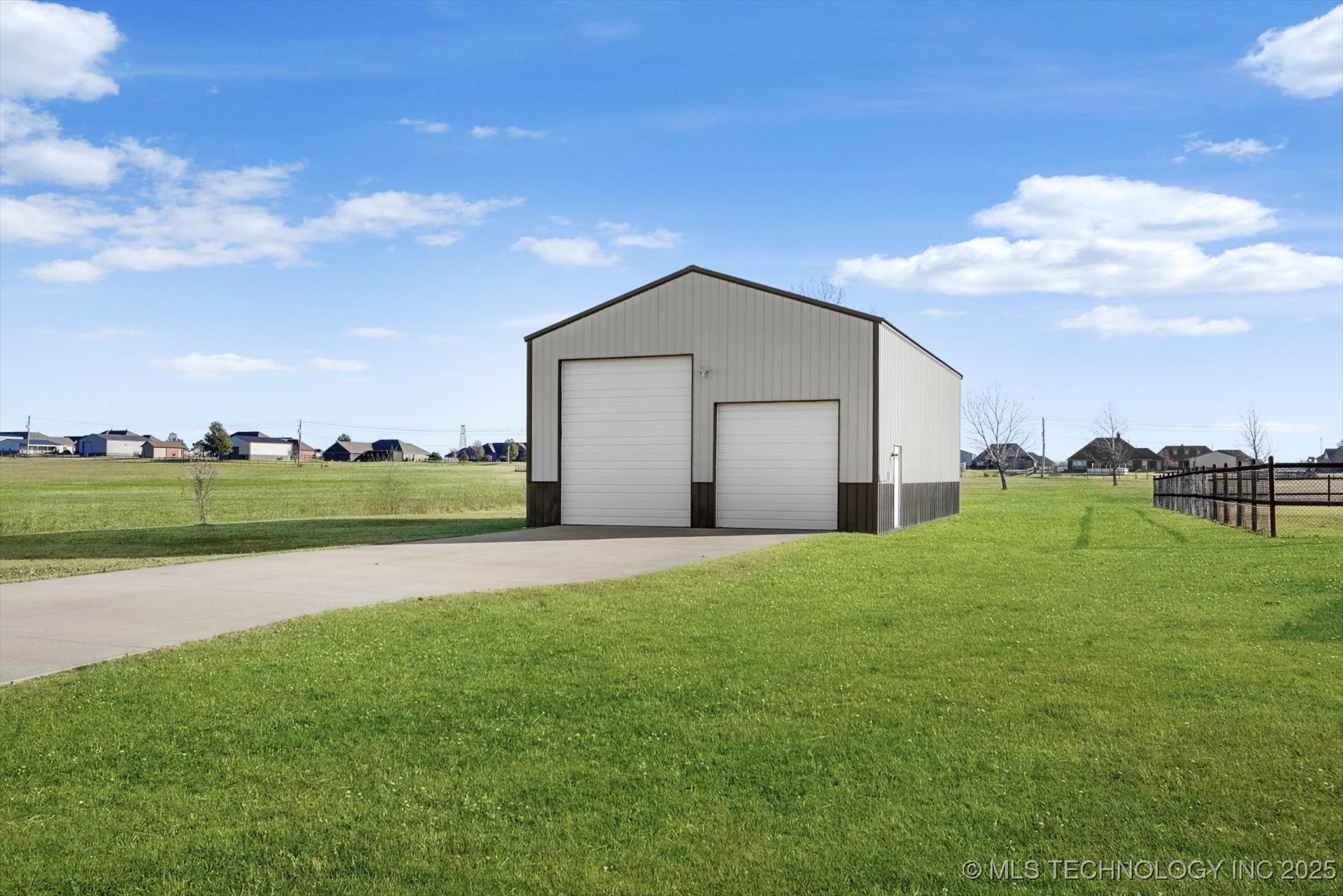 14303 N 35th East Avenue Property Photo 41