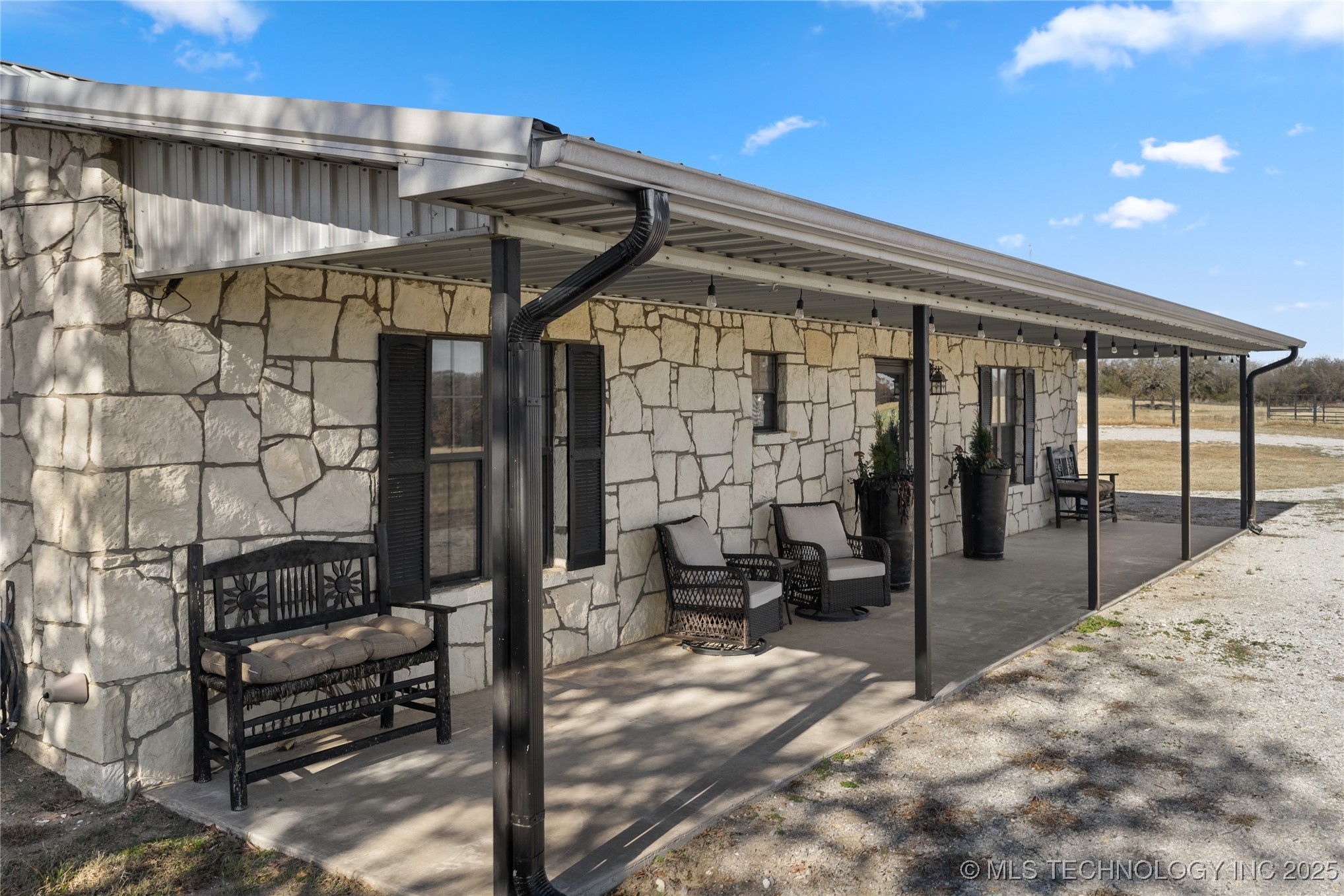 1389 Dillard Property Photo 4