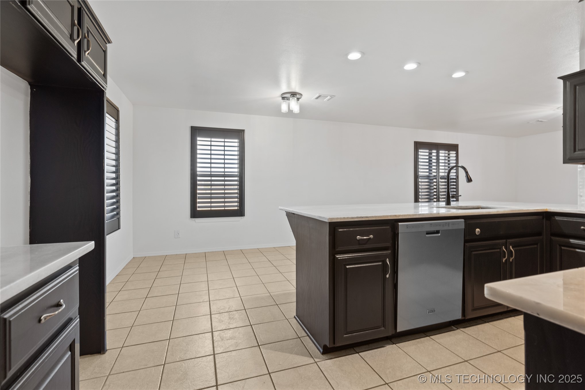 1389 Dillard Property Photo 9