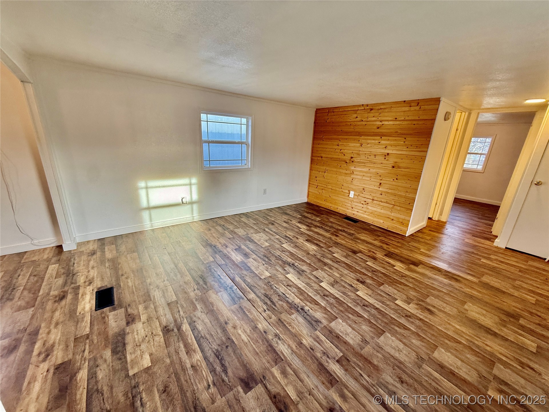 25271 S 606 Property Photo 6