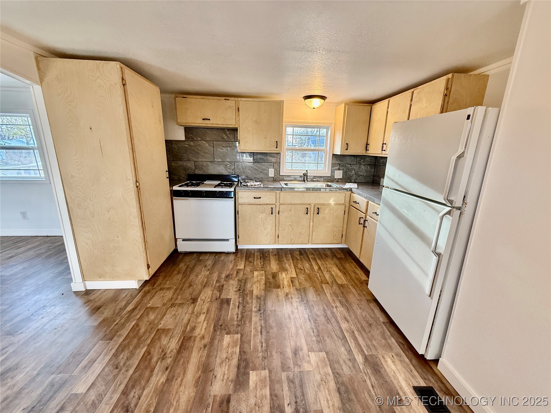 25271 S 606 Property Photo 9