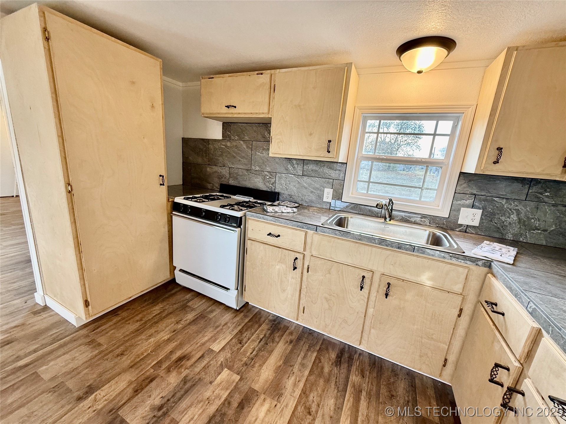 25271 S 606 Property Photo 11