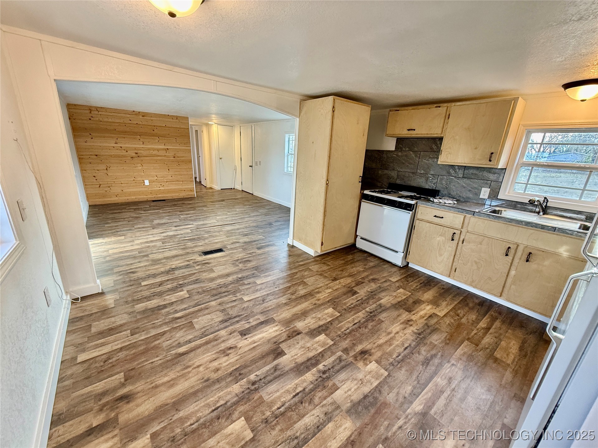 25271 S 606 Property Photo 13