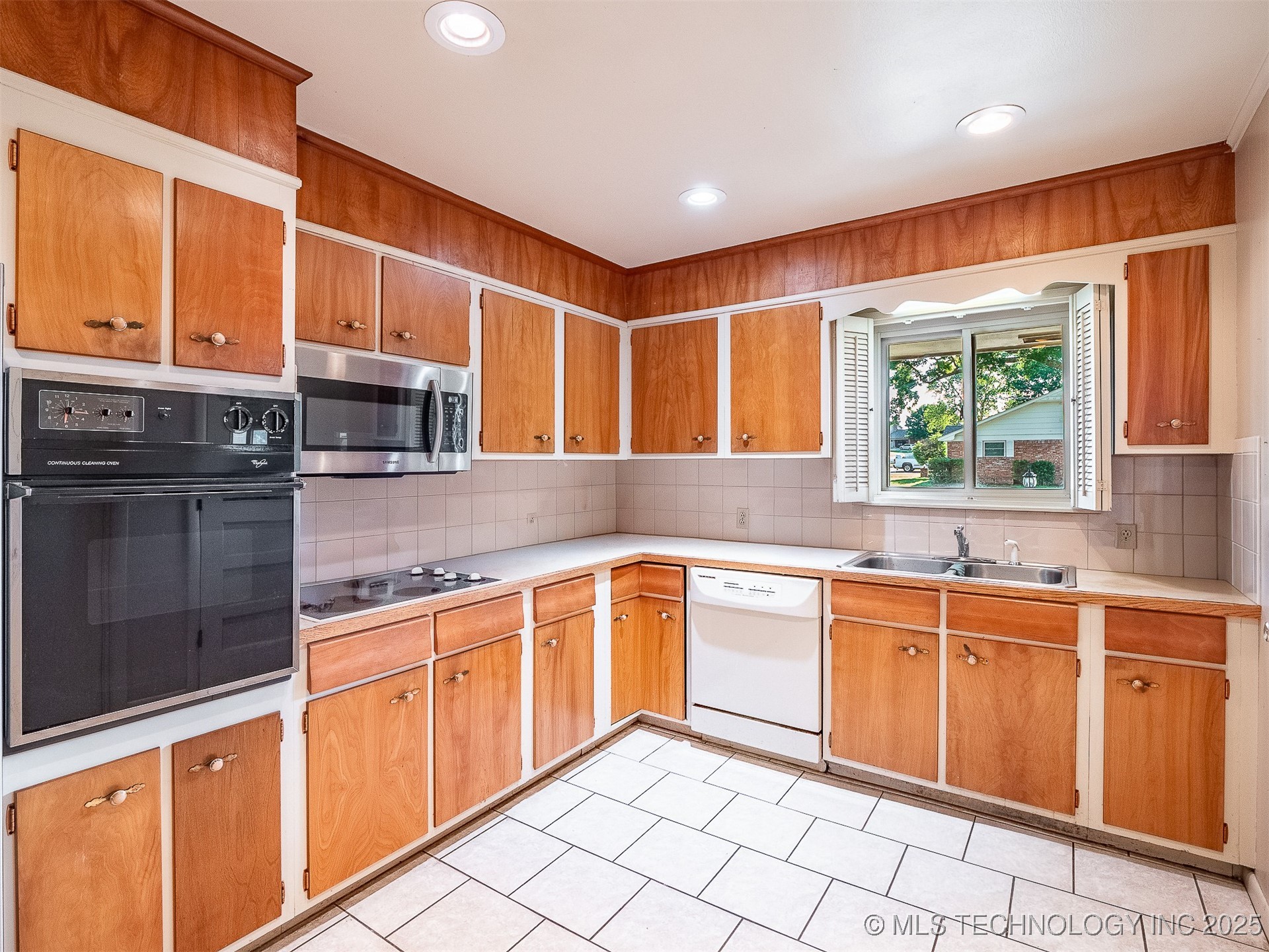 1708 Louise Drive Property Photo 15