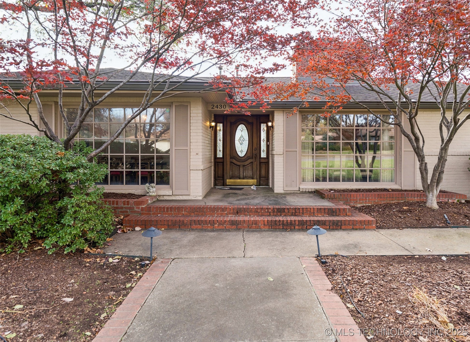 2430 E 38th Street S Property Photo 5